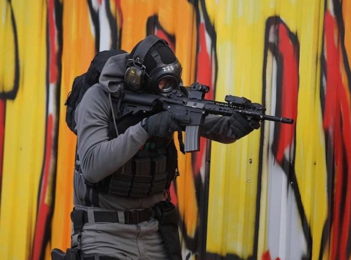 AIRSOFT, reglas, tipos de armas, equipamiento, competiciones
