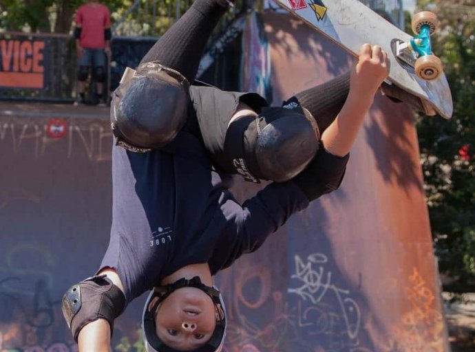 Skateboard, descripción, historia, competición, trucos